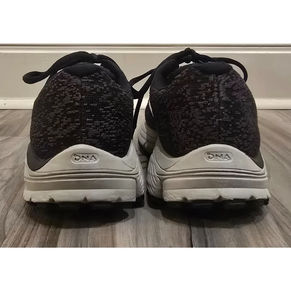 Brooks Women’s Black Anthem 2 Low Cut Athletic Running Sneakers Size 9
